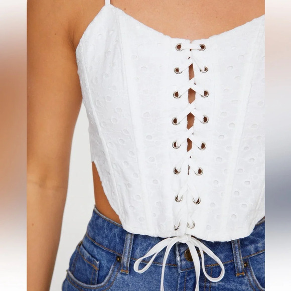 NWT NASTYGAL- Broderie Lace Up Bow Back Corset Top size 6 - Picture 4 of 4